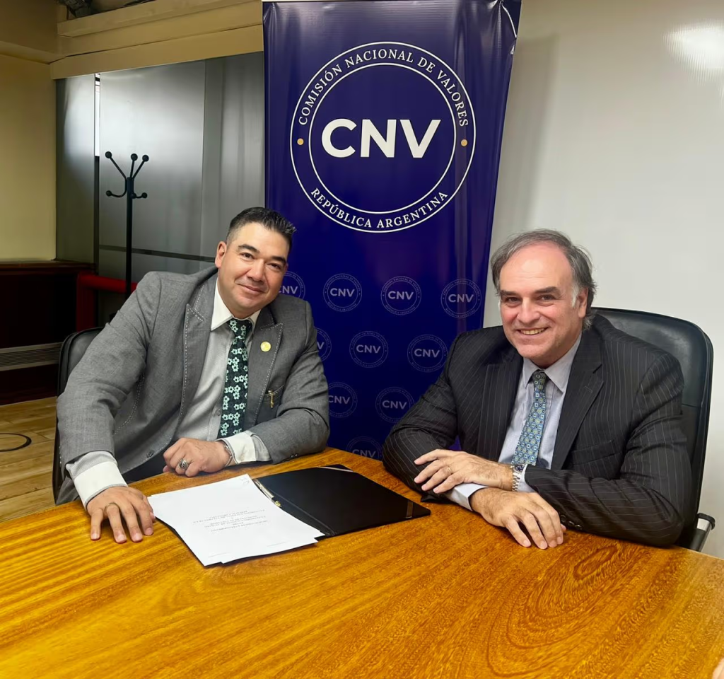 El Salvador Ulusal Dijital Varlıklar Komisyonu (CNAD) Başkanı Juan Carlos Reyes ve Arjantin Ulusal Menkul Kıymetler Komisyonu (CNV) Başkanı Roberto Silva